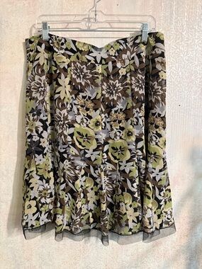 Outfit JPR Floral skirt, thin, sheer, with a black silky liner. Mesh trim, Flowy